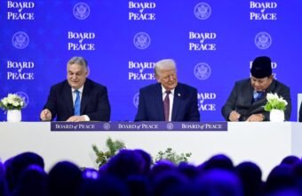 Presiden Indonesia, Prabowo Subianto menjadi salah satu pemimpin negara yang menandatangani Board of Peace Charter pada Kamis (22/1/2026) di Davos, Swiss