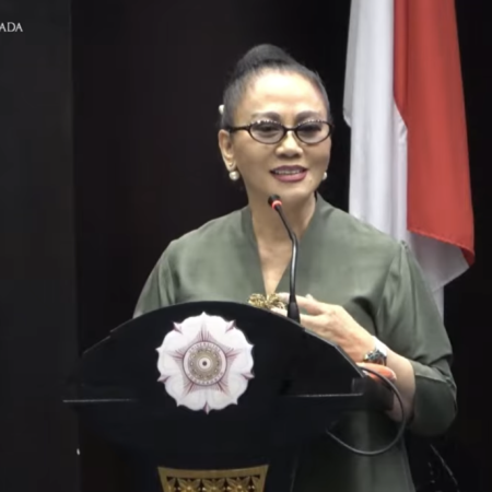 Guru Besar Fakultas Teknik (FT) Universitas Gadjah Mada (UGM) bidang Arsitektur dan Perencanaan Pariwisata, Prof. Wiendu Nuryanti dalam Valedictory Lecture, Selasa (28/7/2026) di Auditorium SGLC FT UGM.