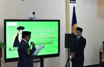Happy Susanto, S.Sos., M.A., M.P.A. resmi dilantik kembali sebagai Ketua STIA AAN Notokusumo untuk masa bakti 2026–2030 oleh Ketua Yayasan Notokusumo, Drs. Samudro Tjondronegoro, M.Hum., Senin (31/8/2026).